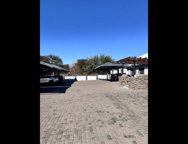 450M² BUSINESS FOR SALE IN DIE HEUWEL EXT 4